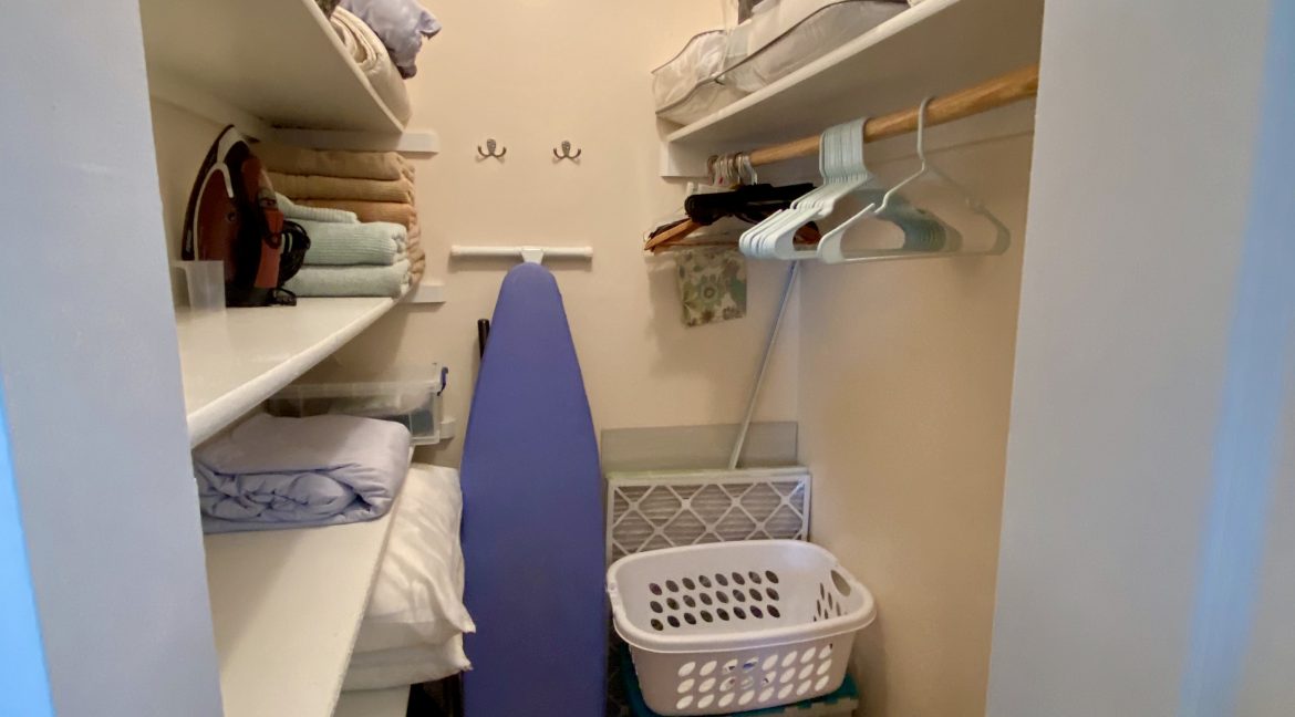 1209 E New Haven 205 closet