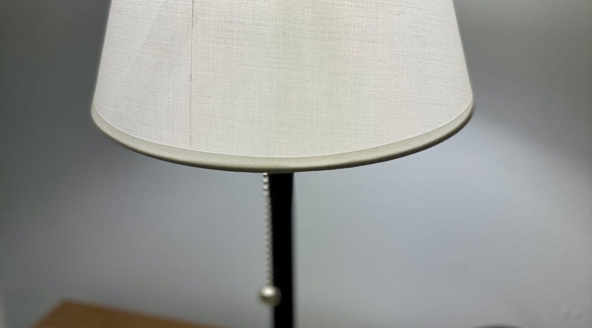 1209 E New Haven 205 decor lamp