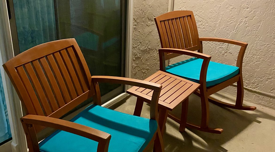 1209 E New Haven 205 patio