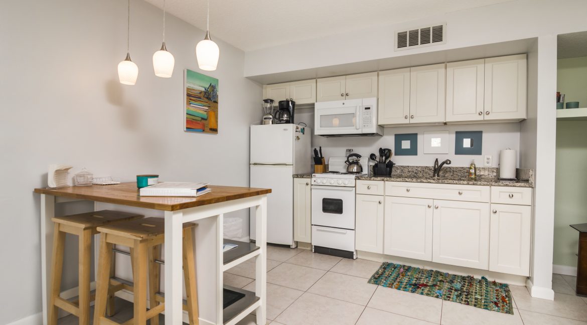 1209 E New Haven Ave 102 Kitchen
