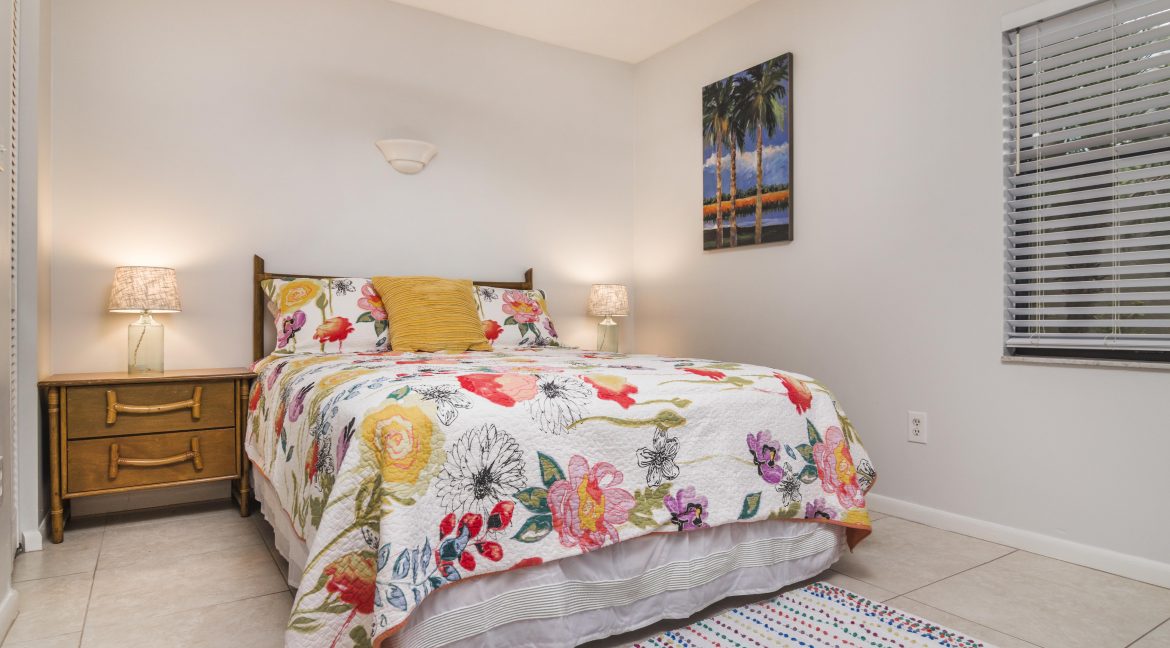 1209 E New Haven Ave 102 bedroom 2